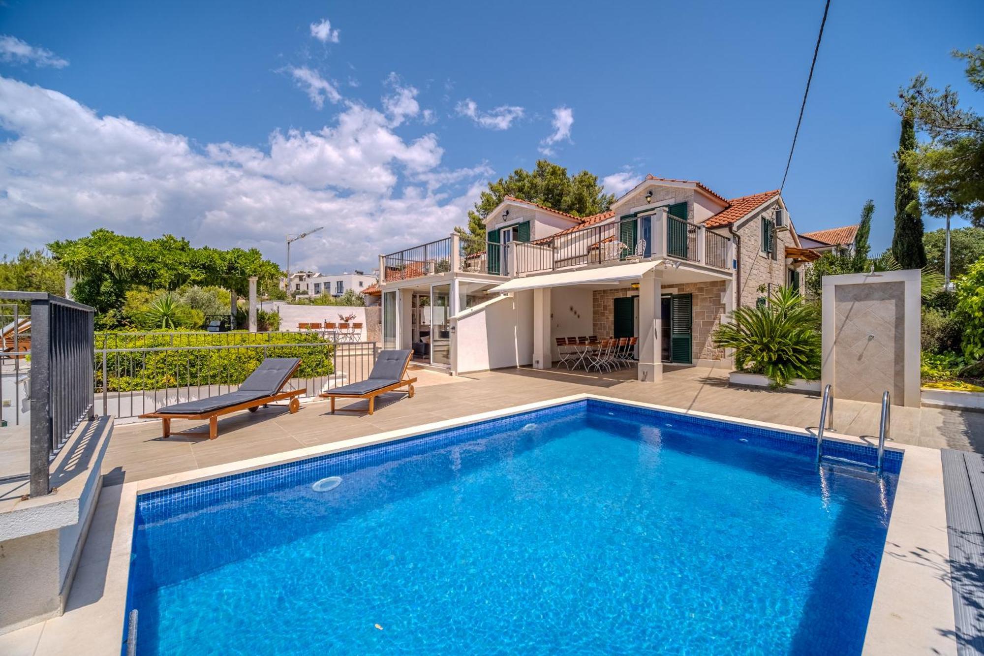 Villa Julia With Heated Pool, Ideal For Large Groups Milna  Εξωτερικό φωτογραφία